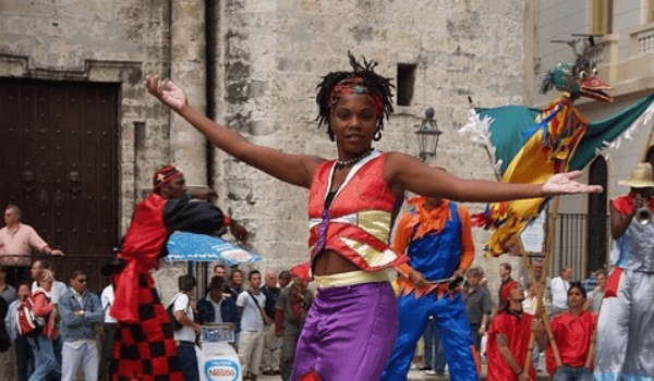 崇武古城探秘:寺庙祠堂林立,泉州人虔诚拜神文化